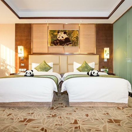 Chengdu Panda Prince Culture Hotel Bagian luar foto