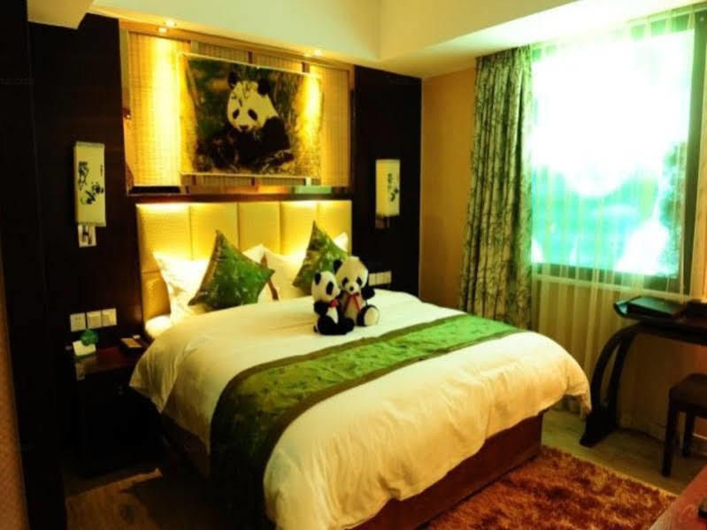 Chengdu Panda Prince Culture Hotel Bagian luar foto
