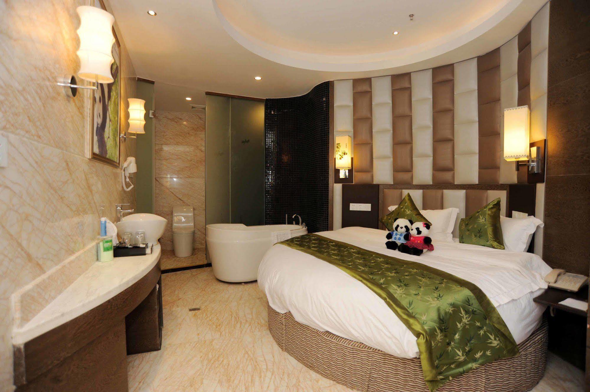 Chengdu Panda Prince Culture Hotel Bagian luar foto
