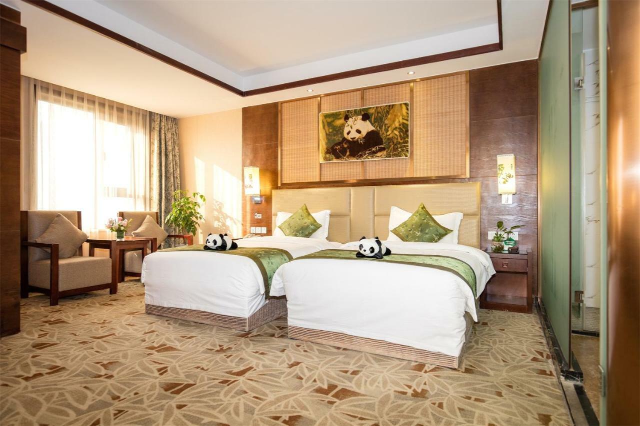 Chengdu Panda Prince Culture Hotel Bagian luar foto