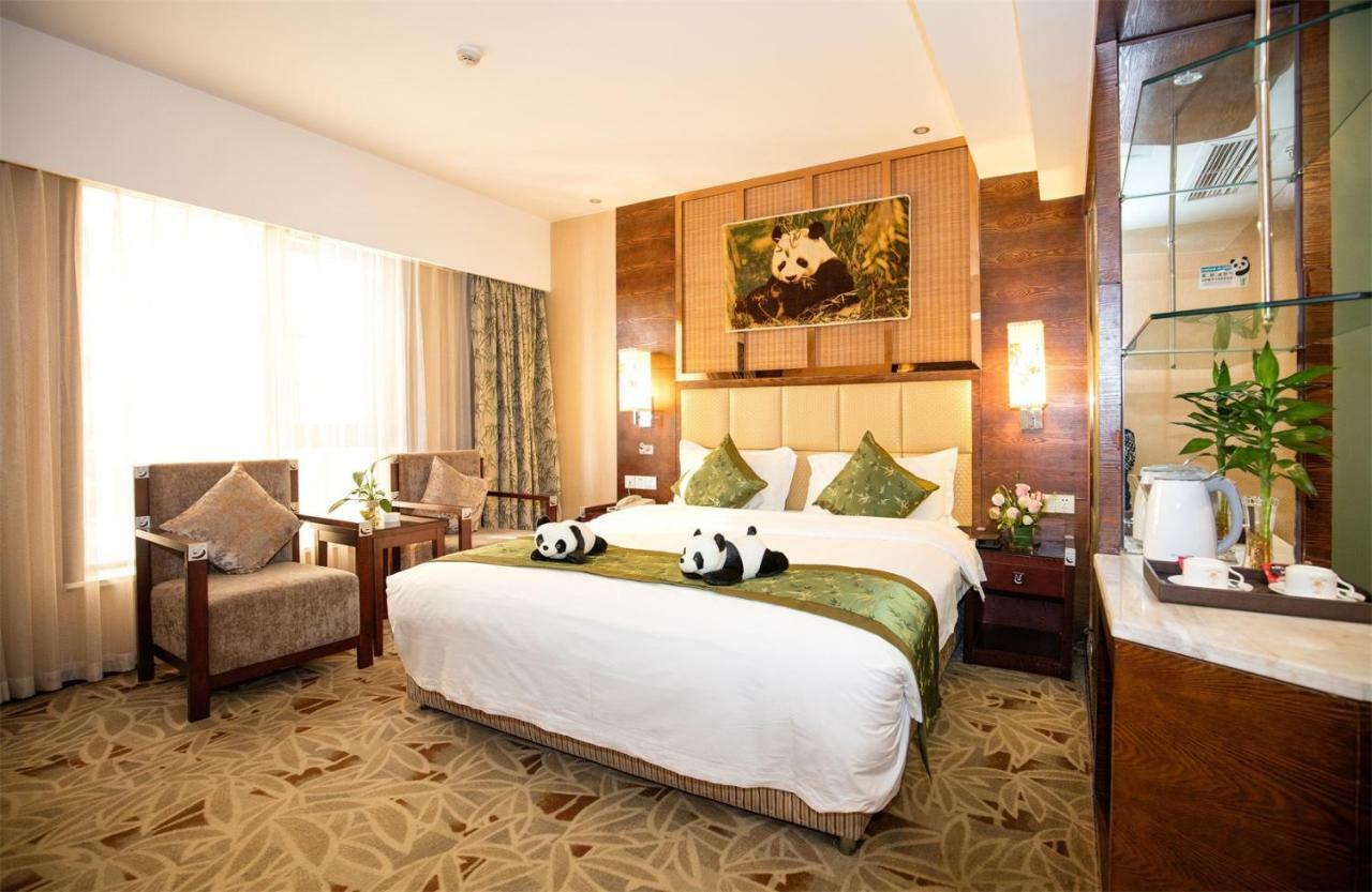Chengdu Panda Prince Culture Hotel Bagian luar foto