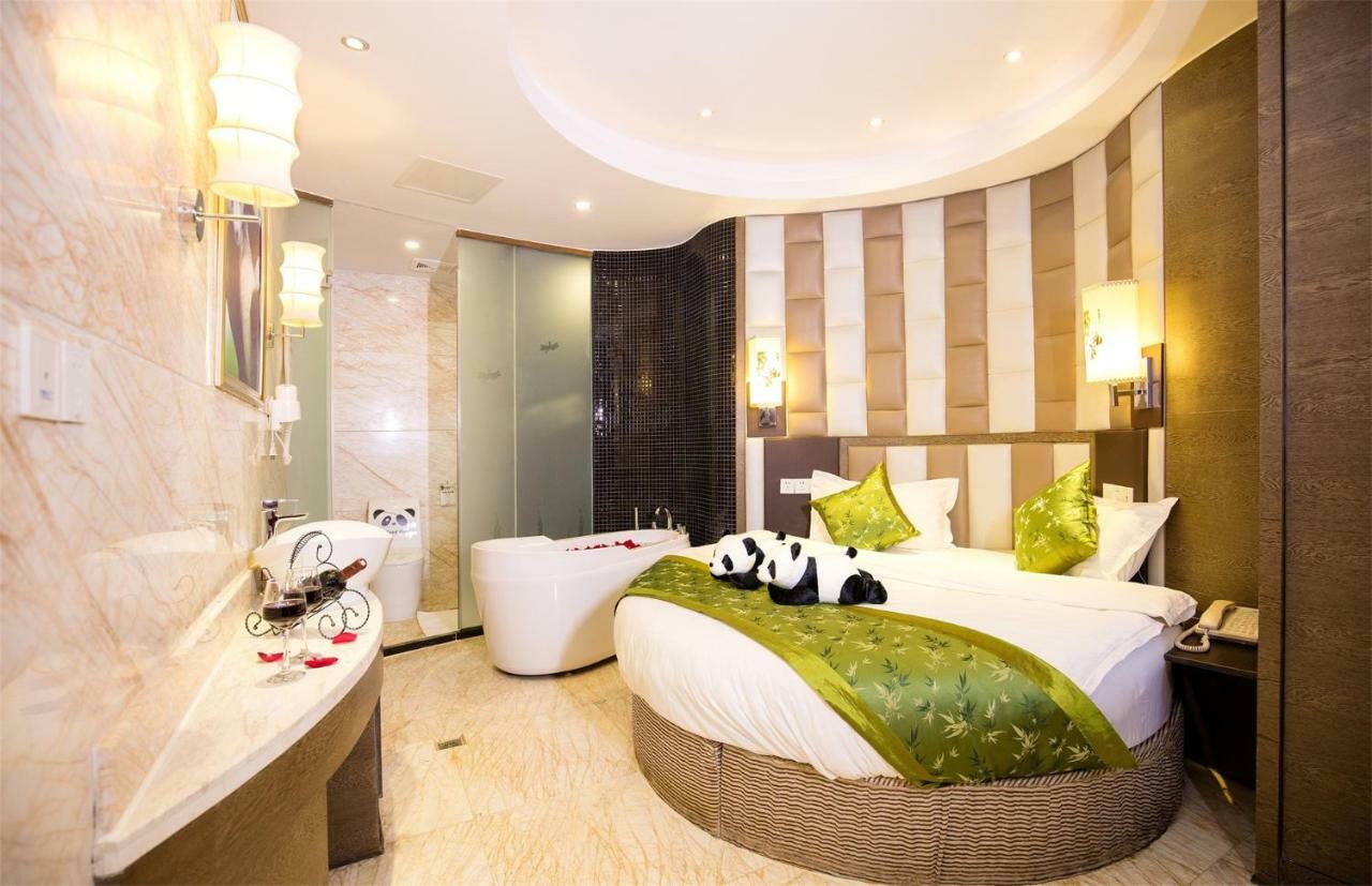 Chengdu Panda Prince Culture Hotel Bagian luar foto