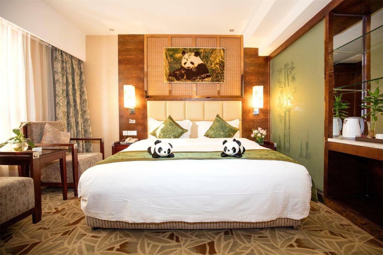 Chengdu Panda Prince Culture Hotel Bagian luar foto