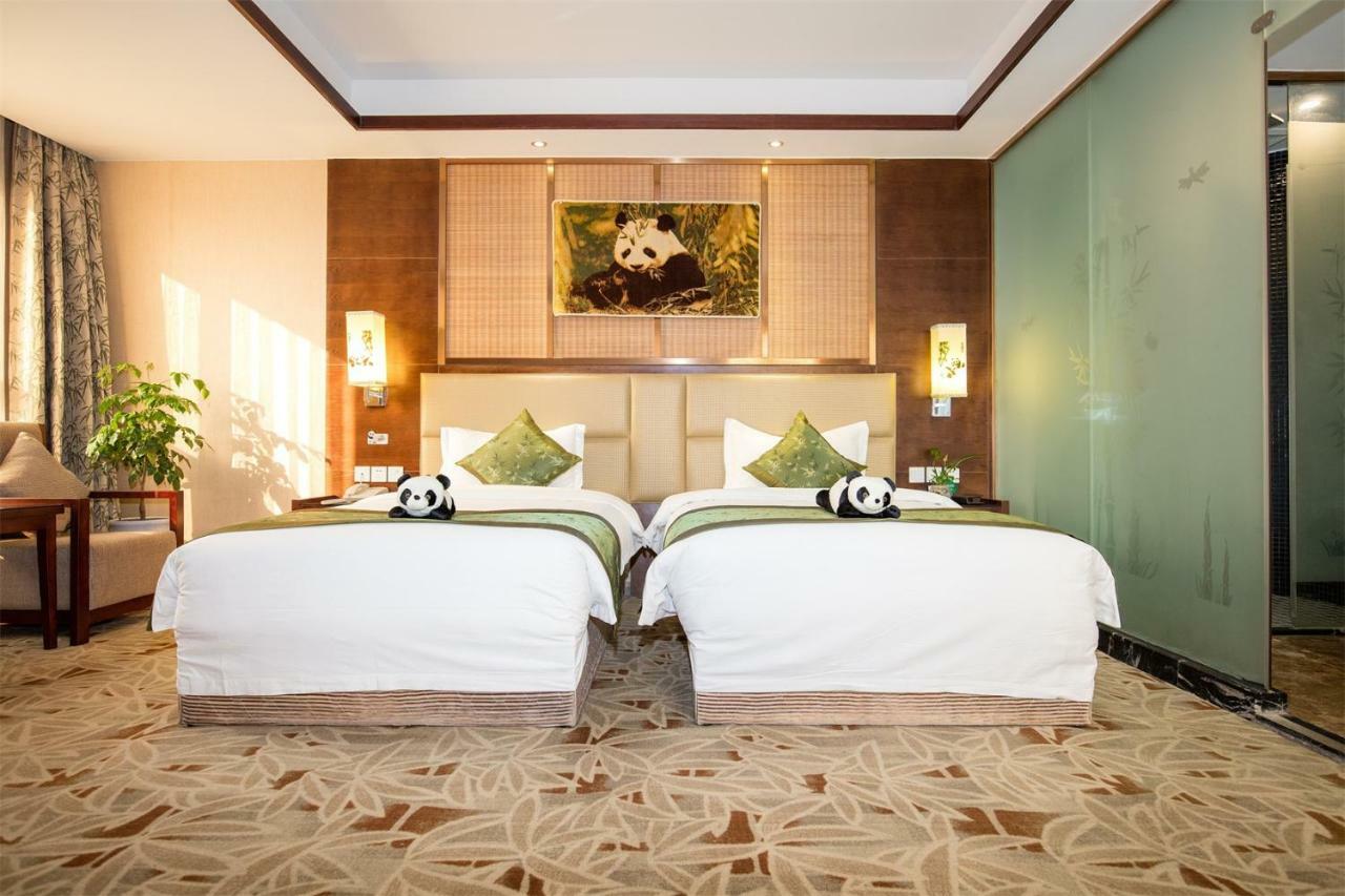 Chengdu Panda Prince Culture Hotel Bagian luar foto